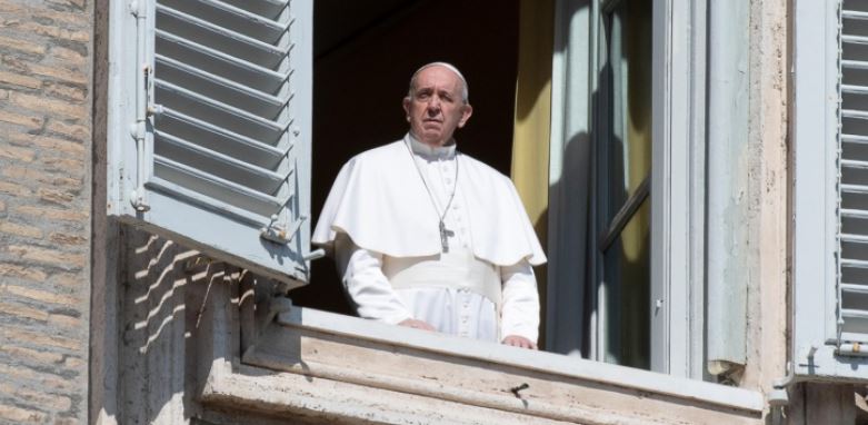 Coppie gay, Papa Francesco in un documentario: 'Sì alle unioni civili'