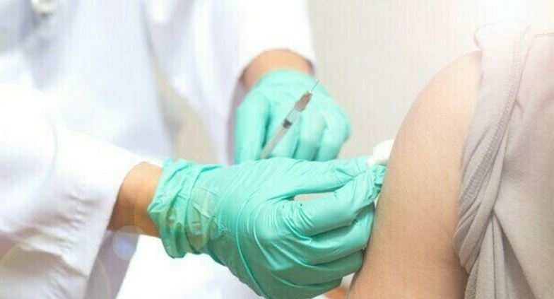 Coronavirus, i volontari vaccino Moderna: «Con la seconda dose sembra di morire»
