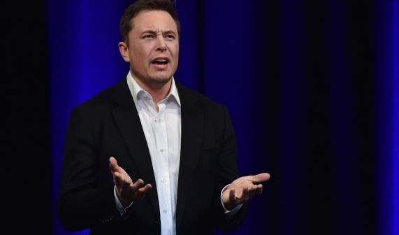La denuncia di Elon Musk: "Ho fatto 4 test Covid, due sono negativi e due positivi"