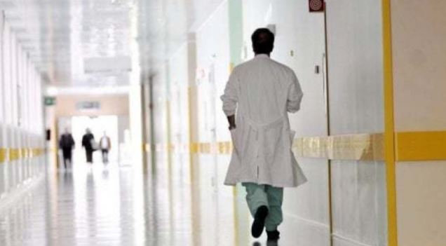 Trentenne ricoverata per dolori alle gambe muore tre giorni dopo in ospedale: inchiesta a Lecce