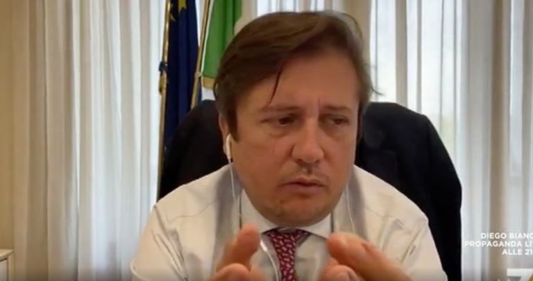 Viceministro Sileri avverte gli italiani: "Lockdown nel 2021 anche con i vaccini"