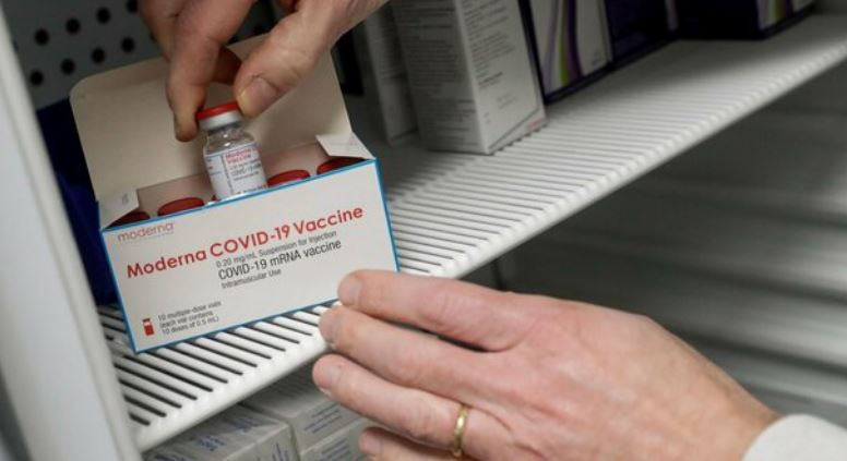 Vaccino Covid, Oms: «No dosi Moderna a donne incinte, rinvio per chi è stato contagiato in ultimi 6 mesi»