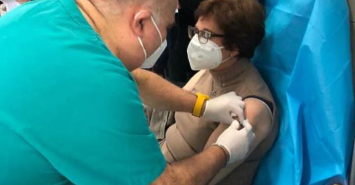 Covid, ricoverata dottoressa positiva a sei giorni dal vaccino fatto a Palermo