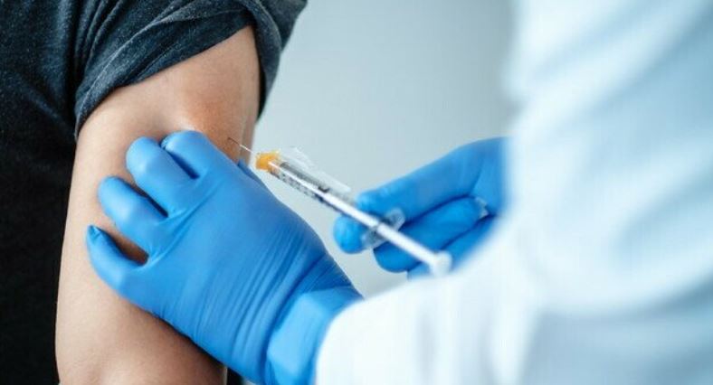 Vaccino, la Francia rinuncia. Dopo Sanofi anche Pasteur: «Test dimostrano poca efficacia»