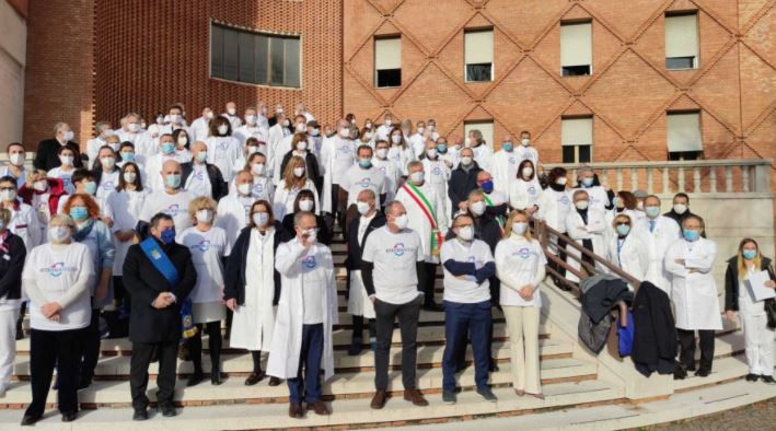 Brescia, allievi infermieri sospesi dal tirocinio se non si vaccinano