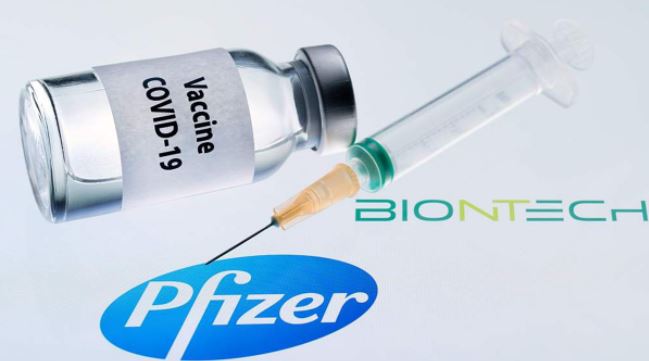 Esperti cinesi chiedono di sospendere il vaccino mRNA di Pfizer per gli anziani dopo le morti norvegesi