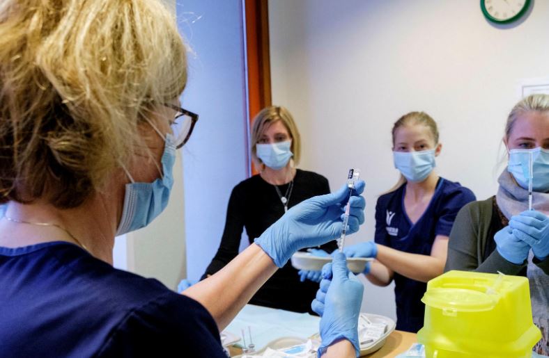 Islanda  137 reazioni avverse e 7 decessi a seguito della vaccinazione contro Covid-19