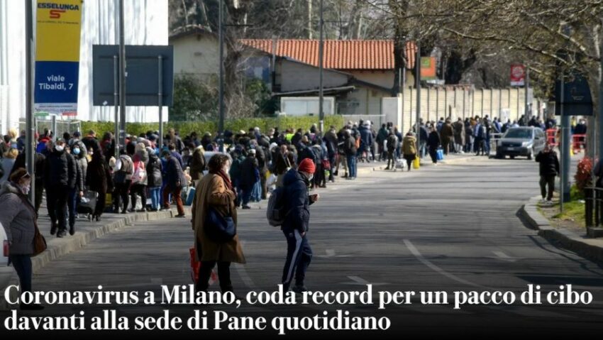 Coronavirus a Milano, coda record per un pacco di cibo davanti alla sede di Pane quotidiano