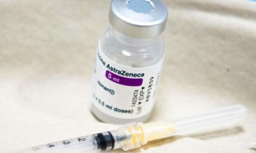 AstraZeneca: vaccino associato a sviluppo trombosi. Nuovo consulto Ema (ANSA)