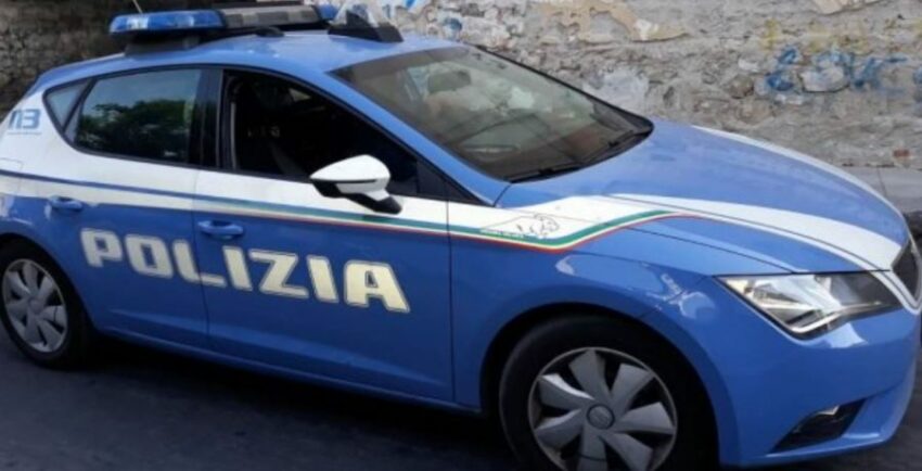 Calabria, carabinieri multano un gruppo di poliziotti: erano assembrati al bar