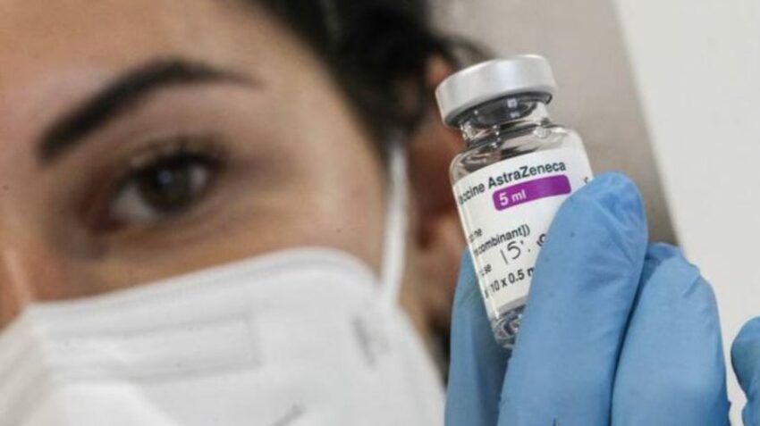 Vaccino Astrazeneca, class action al via: "Pronti a chiedere 3.000 euro a testa"