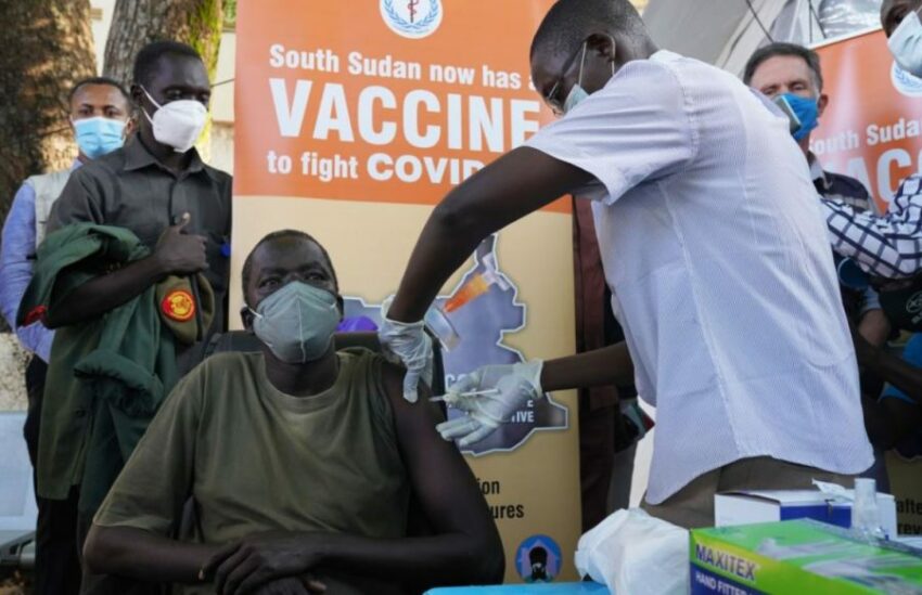 L’OMS ai paesi africani: “Non distruggete i vaccini Covid scaduti, potrebbero funzionare ancora”