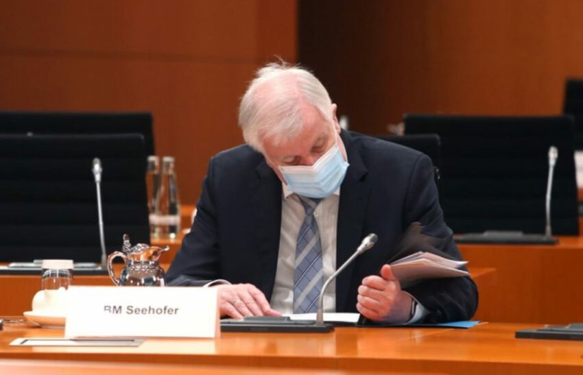 Covid: ministro degli interni tedesco Seehofer positivo dopo la prima dose Pfizer