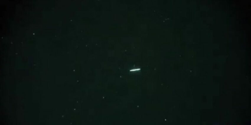 Nella notte del 25 Maggio 2021 avvistato UFO cilindrico su Washington