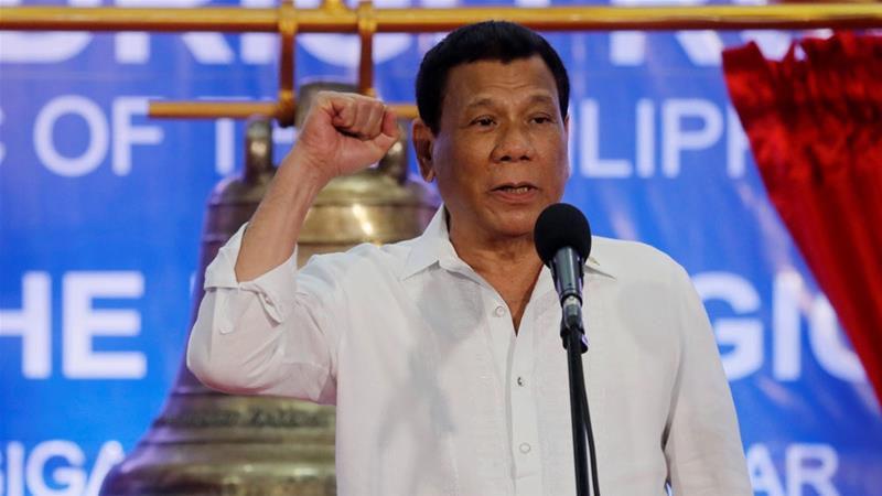 Presidente delle filippine: scegli o ti vaccini o ti faccio arrestare, chi rifiuta verrà inoculato con un antiparassitario usato per i maiali