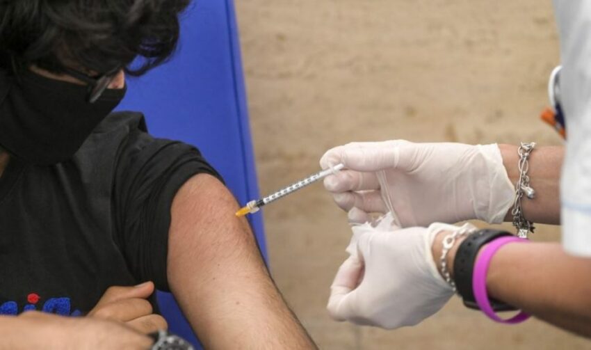 Tutti contro i no vax, ma l’obbligo vaccinale è incostituzionale