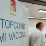 Covid, stop consegne vaccini AstraZeneca e Johnson: almeno per un mese