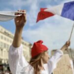 Da lunedì in Francia serve il "Green Pass" per fare quasi tutto