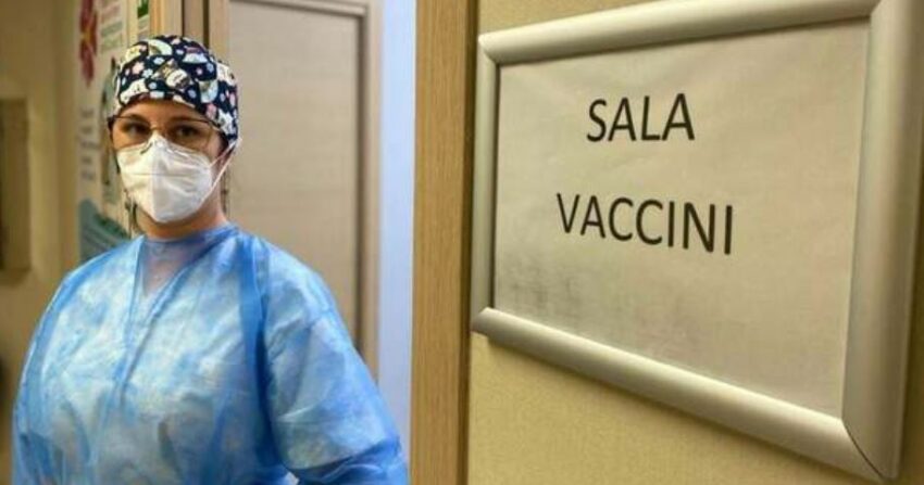 Regione Lazio per convincere i 50enni: se ti vaccini ti facciamo l’analisi del colon retto Gratis