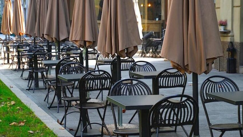 I ristoratori furiosi: con il Green pass i tavoli rimangono vuoti, è un disastro