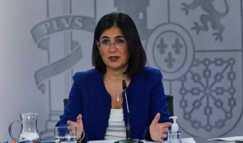 Spagna, ministro della salute Carolina Darias avverte: Richiedere il passaporto COVID per entrare nei locali è illegale