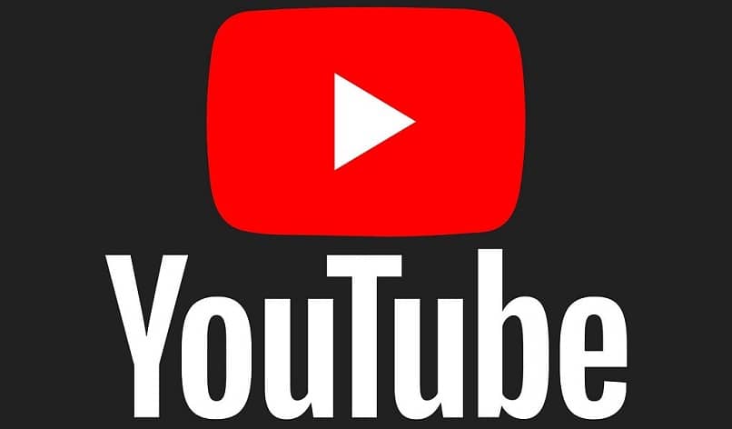 Covid, Youtube mette al bando le voci contrarie ai vaccini: rimuoverà tutti i video sui vaccini