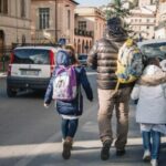 Padre senza Green pass scuola: "Riportatemi i figli o chiamo carabinieri"