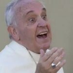 Il Papa: "Maria è madre e meticcia, ha reso meticcio anche Dio"