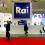 Rai batte cassa per coprire il rosso. Gli 1,7 miliardi del canone in bolletta non bastano: "Lo paghino anche telefonini e tablet"