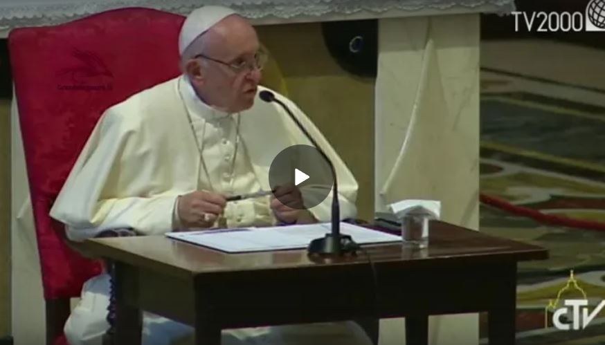 Papa Francesco: “C’era una volta un vecchio gesuita furbacchione”