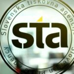 I manifestanti contro il green pass e i vaccini assaltano l'emittente pubblica RTV Slovenija