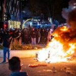 Olanda in lockdown, la polizia spara sui manifestanti: due feriti