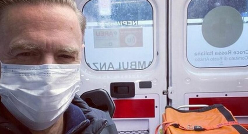 Bryan Adams vaccinato con doppia dose atterra a Milano e lo scoprono positivo al covid: «È la seconda volta che mi capita»