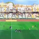 Malore per un tifoso in curva, interrotta al 25' Catania-Palermo.