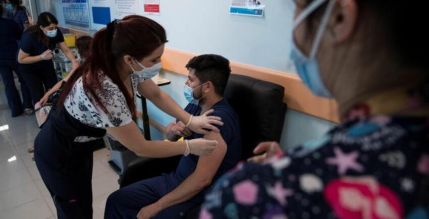 Cile,  il paese più vaccinato dell’America latina da febbraio passa alla quarta dose