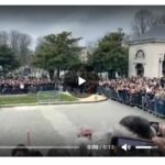 Migliaia di persone al funerale di Luc Montagnier per porgergli l'ultimo saluto.
