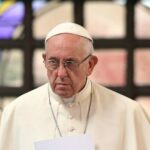 Papa Francesco: “L’ira di Dio si scatenerà contro coloro che parlano di pace e vendono le armi per fare queste guerre”