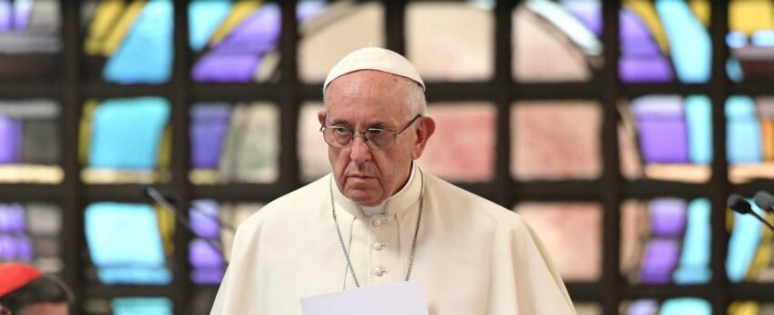 Papa Francesco: “L’ira di Dio si scatenerà contro coloro che parlano di pace e vendono le armi per fare queste guerre”