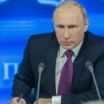 Vladimir Putin: in Russia nessuna legge discrimina omosessuali, basta accuse false
