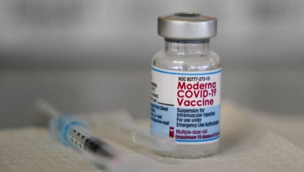 Vaccino Moderna, scoperto nuovo grave effetto collaterale: perdita capillare  condizione estremamente rara e grave