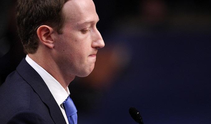 Crolla Facebook, l’esodo dal social network sta causando un forte crollo in borsa