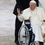 Papa Bergoglio: “Piuttosto che operarmi mi dimetto”, tornano le voci di dimissioni