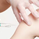 Gli effetti avversi della vaccinazioni sono maggiori quando vengono fatte contemporaneamente