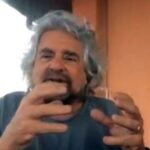 La proposta di Beppe Grillo: usiamo gli insetti nei menù delle mense scolastiche