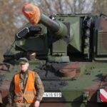 "Revisione scaduta", la polizia stradale ferma sull'A30 tre carri armati diretti in Ucraina