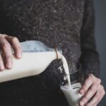 Rilettura di 11 studi scientifici: il consumo di latte aumenta il rischio di morire per cancro alla prostata.
