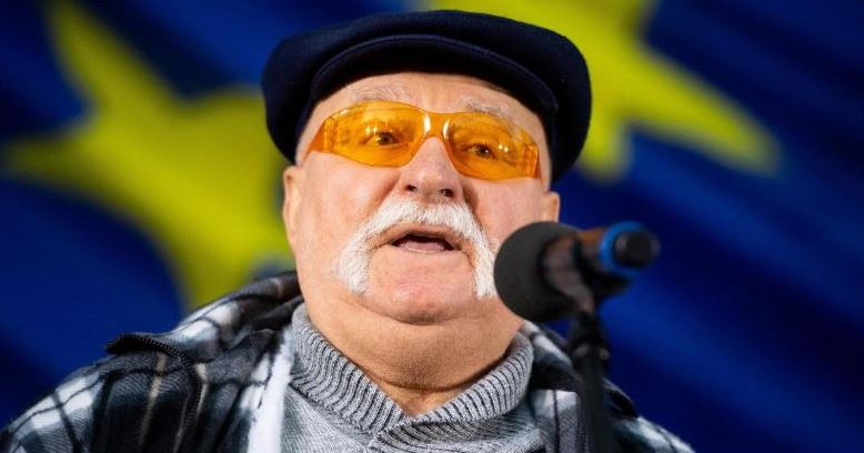 Ex presidente della Polonia: non basta liberare l’Ucraina, bisogna organizzare una rivolta del popolo russo