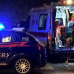 Perde controllo della jeep forse per un malore improvviso e finisce contro un albero: morto a 35 anni