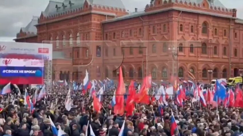 A Mosca il popolo russo si stringe attorno alla chiamata del suo presidente.