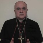 Monsignor Carlo Viganò senza freni: siamo stati ingannati